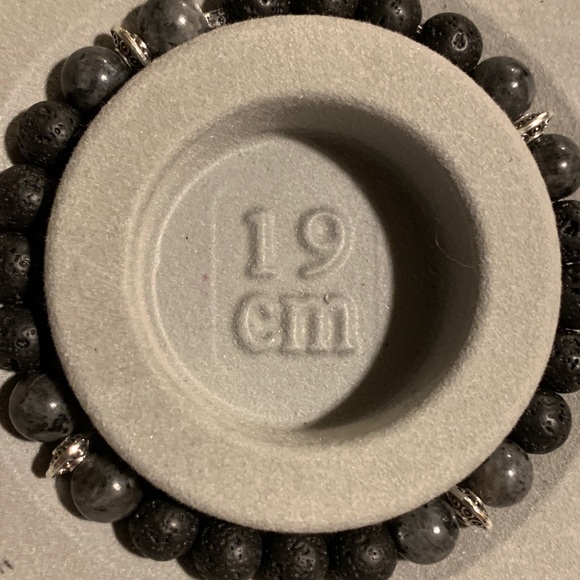 Lava and spectrolite beads bracelet - Picture 6 of 6